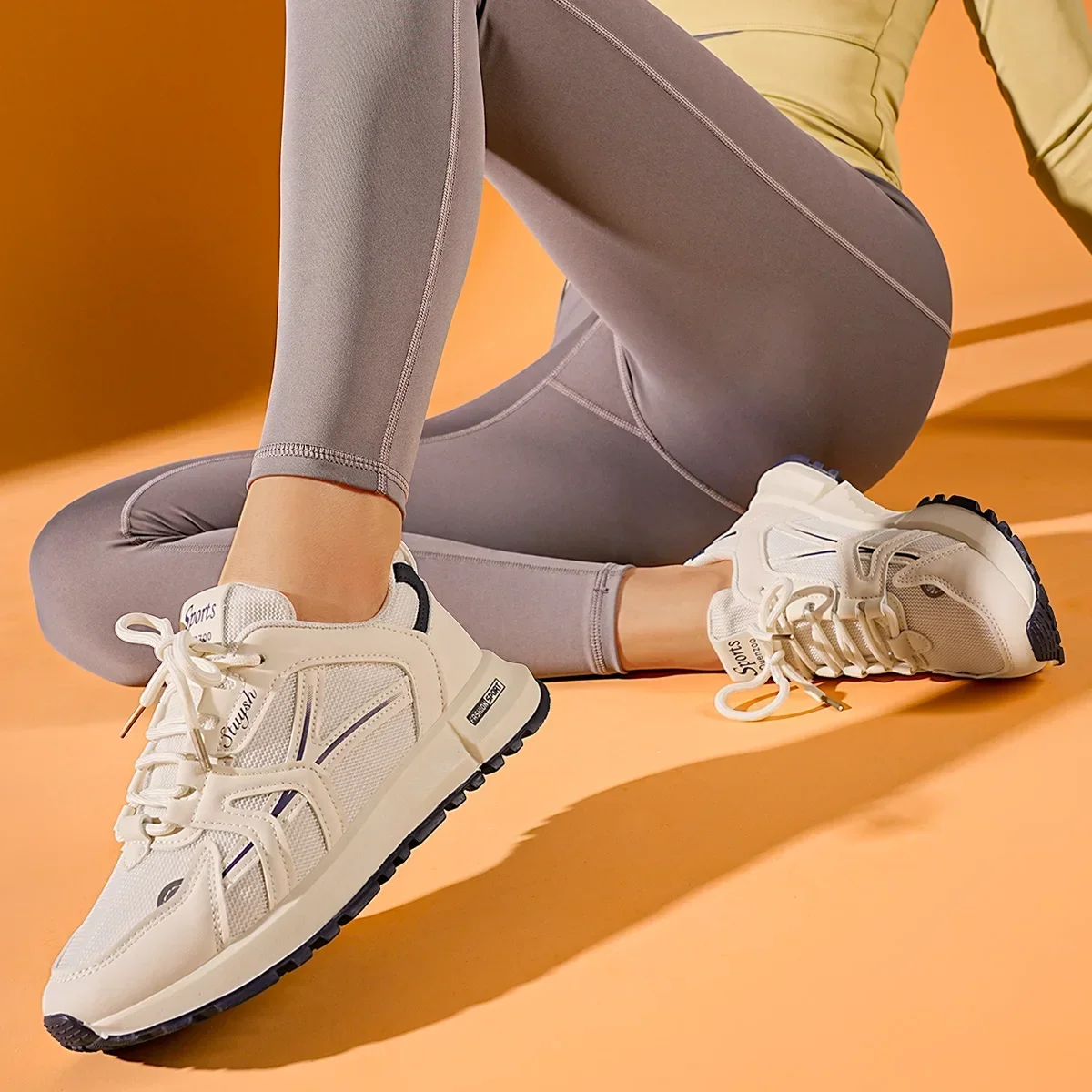 2025 Neue bequeme und stilvolle Damenschuhe: Elegante, einfarbige, sportliche Freizeitschuhe mit runder Spitze für Frühling und Herbst – Detail 4