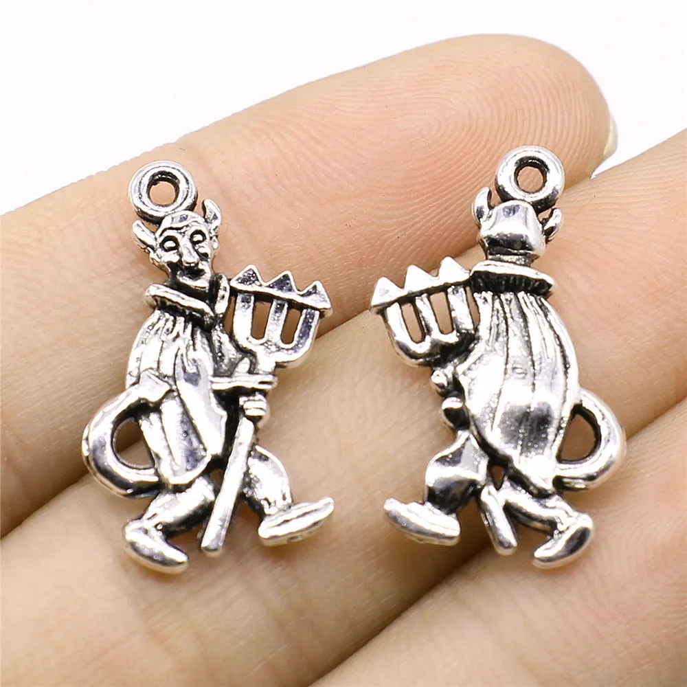 20pcs 15x25mm(0.59x0.98inch) Antique Silver Color Devil Caesar Charms DIY Jewelry Materials Wholesale