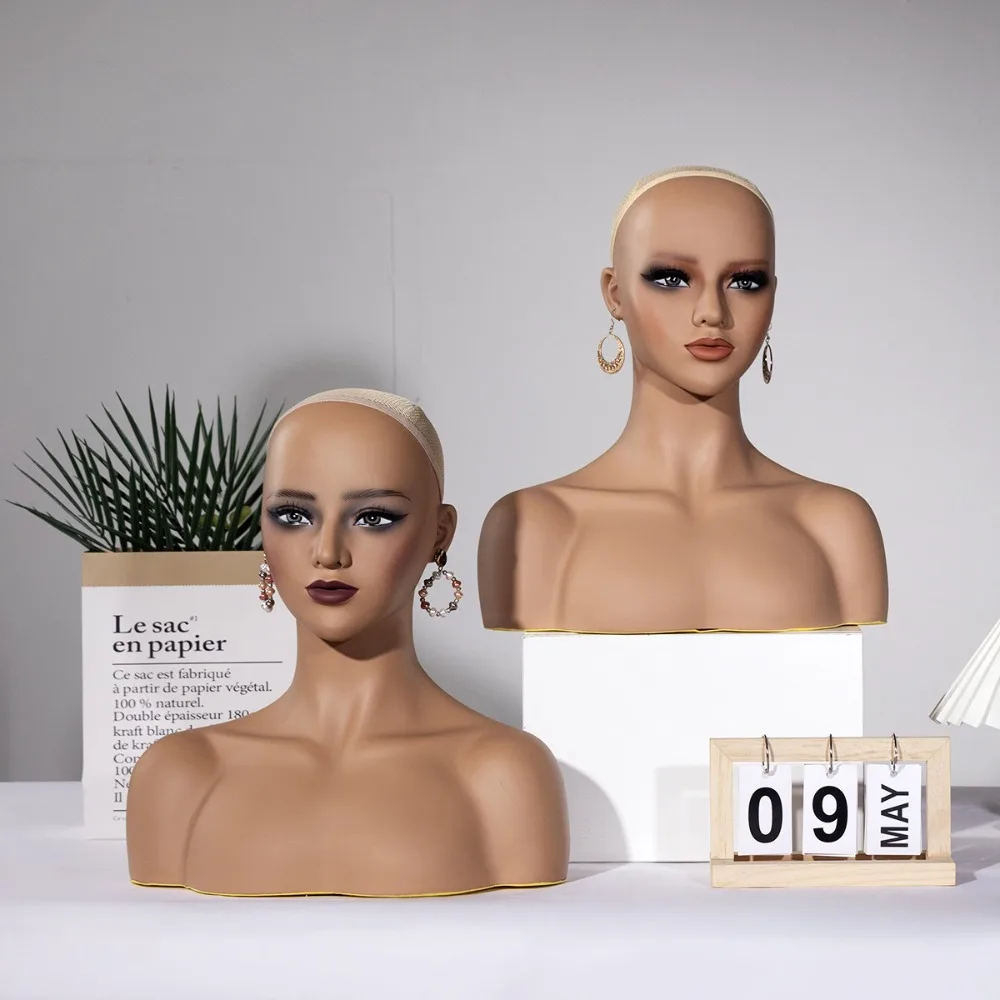 رأس عارضة أزياء أنثى واقعية مع أكتاف لشعر مستعار وقلادة عرض رأس نموذج PVC