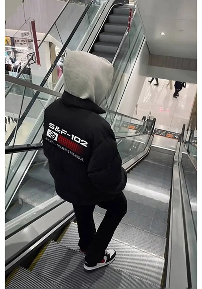 

Cool American High Street down Cotton Jaet Lightweight Youthful Outerwear for Men Winter Faion Bread Coat Sli