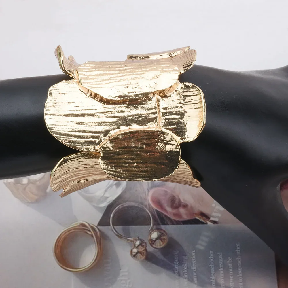 حار بيع الموسم جديد ZA سبيكة سوار المرأة الأزياء مبالغ فيها العصرية الشرير الهيب هوب نمط المعادن الشعور اليد مجوهرات التيار المتناوب