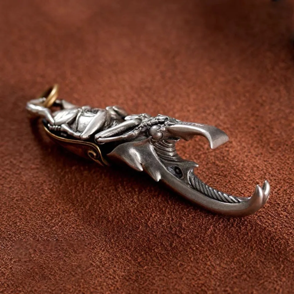 

Creative Mature Beetle Keychain Domineering Copper Cars Keychain Classics Brass Color Bottle Opener Gift