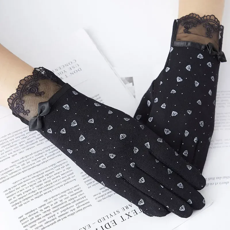 Сексуальные летние женские солнцезащитные перчатки с УФ-защитой, короткие солнцезащитные перчатки с жемчужными цветами, тонкие ледяные шелковые кружевные перчатки с сенсорным экраном, вискозные перчатки для вождения