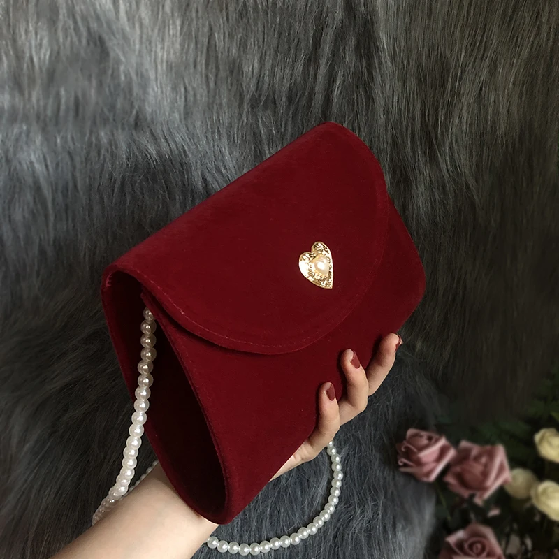 Retro Red Velvet Pearl Bag 2023 New Women\'s Fashion Love Magnetic Buckle Chain Crossbody Bag Elegant Noble Ladies Banquet Bags