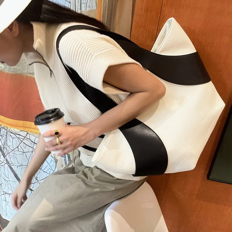 Fashion Stitching Canvas Large-capacity Designer Bags Fan-shaped All-match Commuter Tote Bag for Women 2023 Summer New Totes