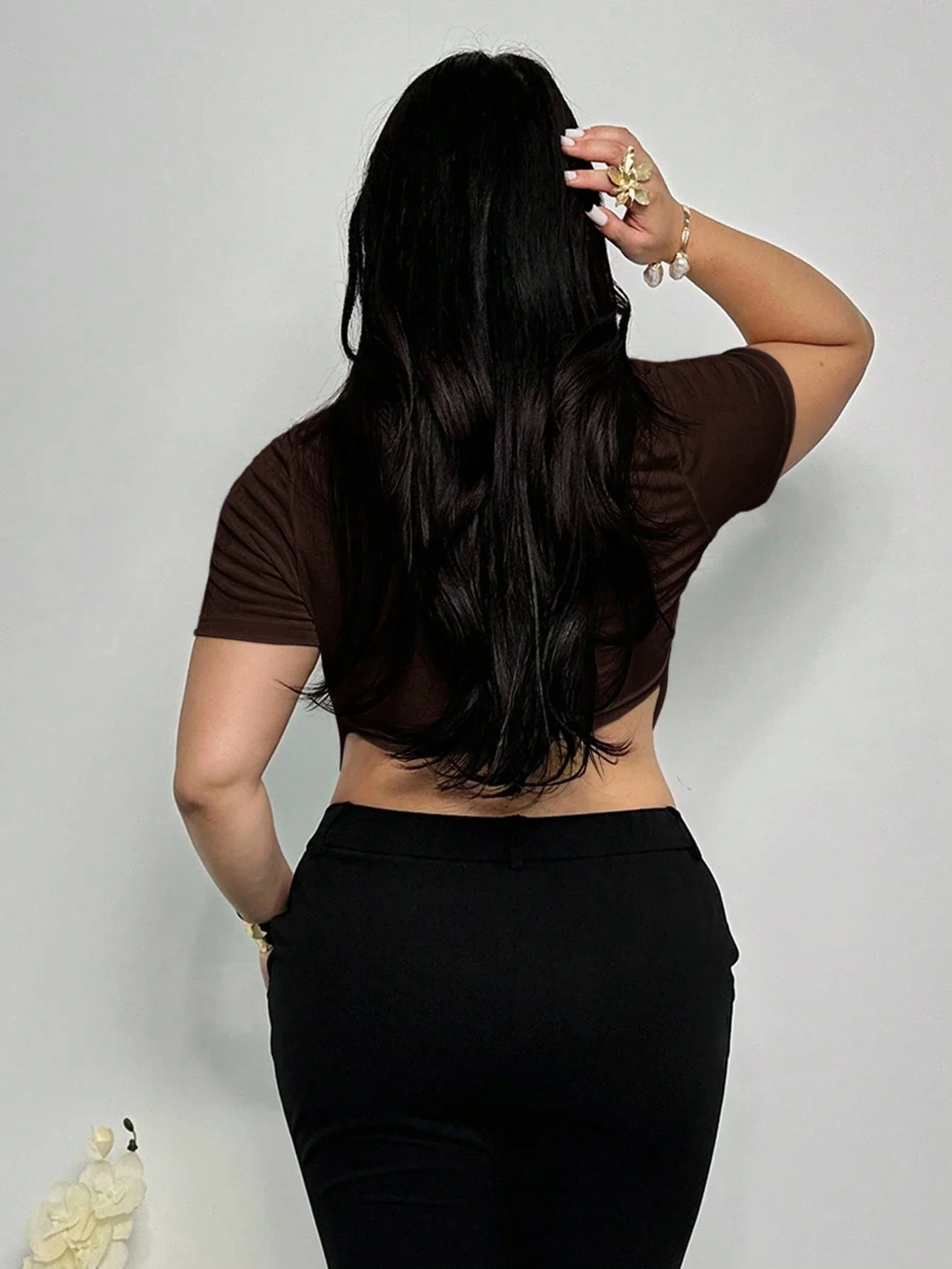 

Элегантная сексуальная блузка больших размеров с V-образным вырезом, короткими рукавами, металлической пряжкой и боковым разрезом