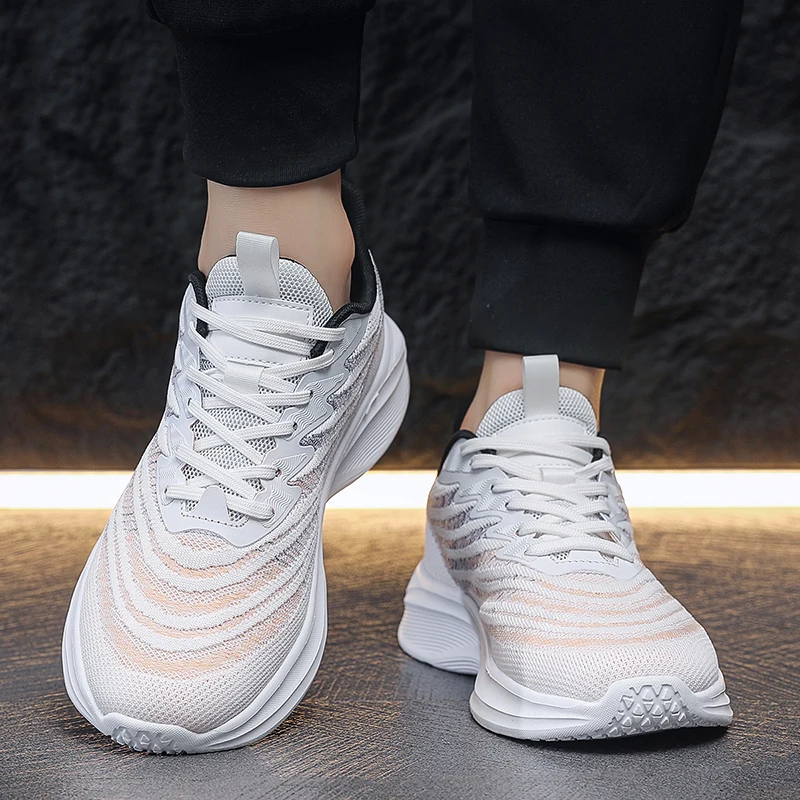 Novos sapatos esportivos masculinos confortáveis moda versátil quatro estações respirável sola grossa resistente ao desgaste tênis de lazer ao ar livre