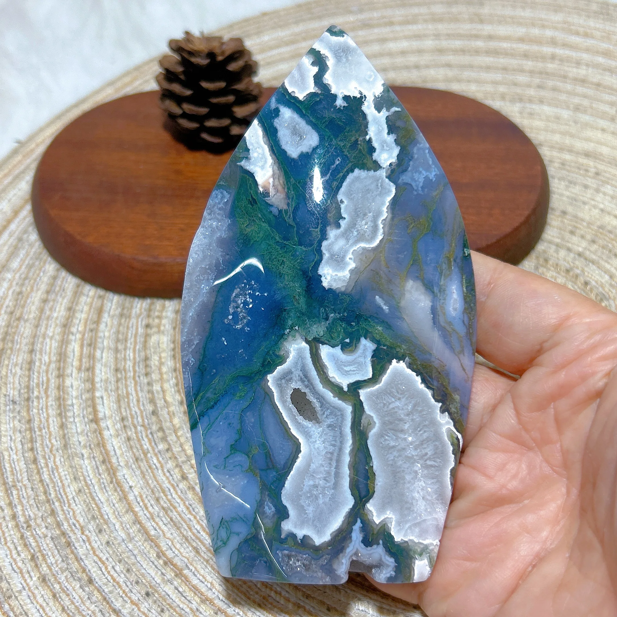 

Healing Natural Crystal Moss Agate Freeform Stand Polished Gemstone High Quality Reiki Ornament Home Decoration Room Decor Gift