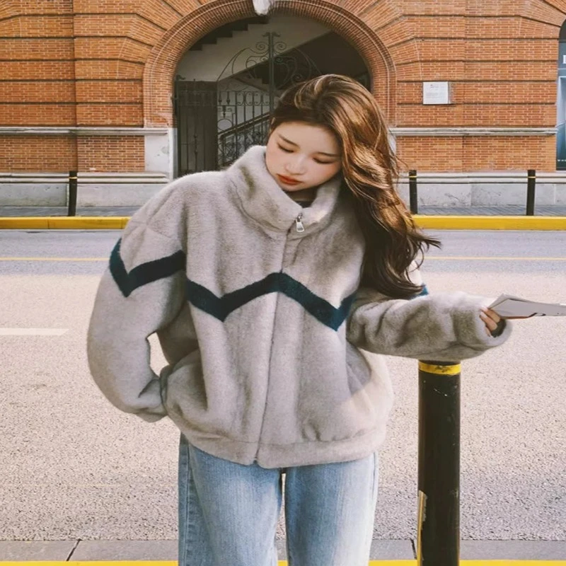 New in Autumn Winter Fashion Women's Stand Up Collar Zipper Thickened Casual Fashion Faux Fur Wool Jacket Women's Coat Top