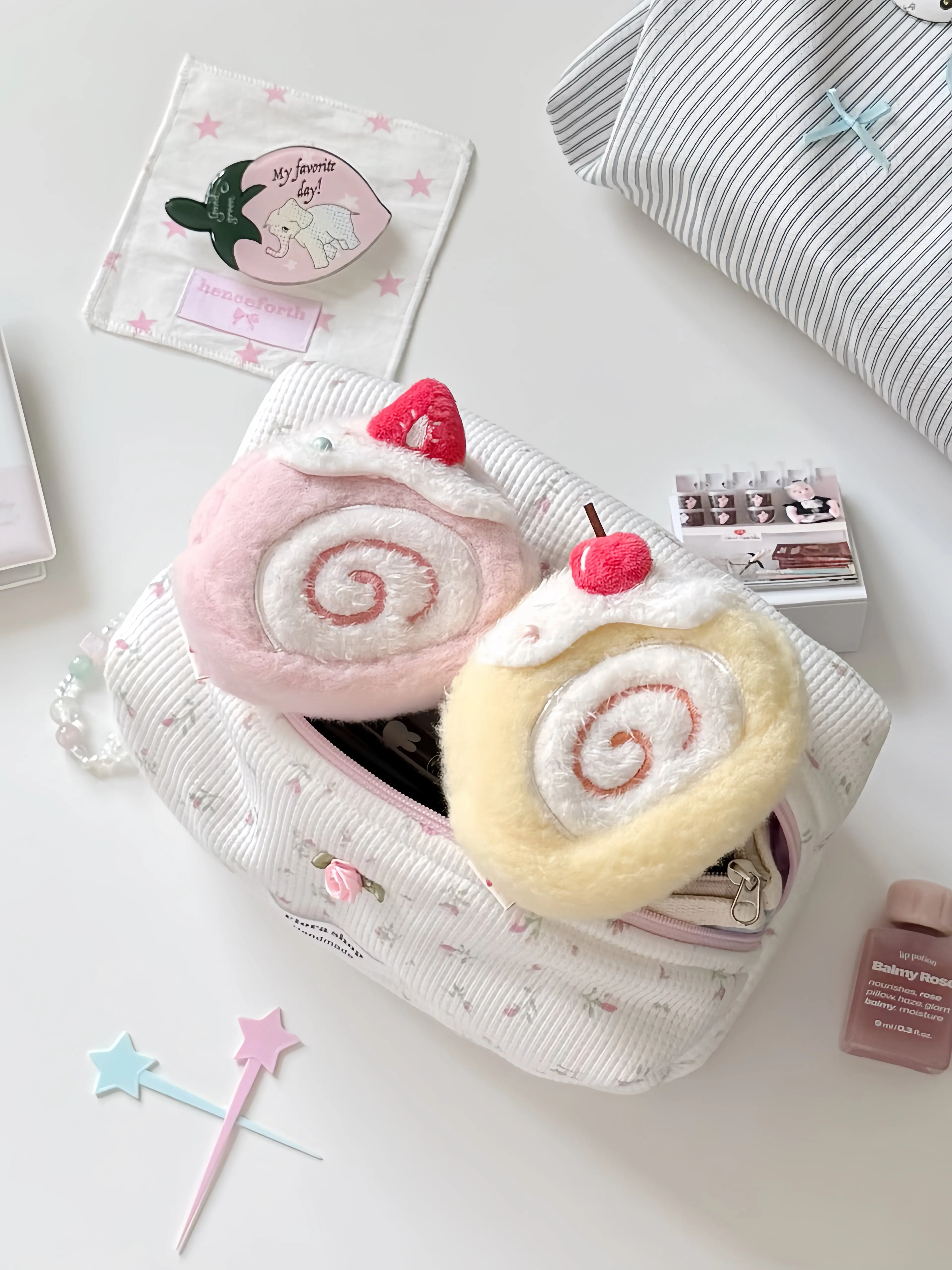 Japanese Original Dessert Cute Series Earphone Bag Soft Girl Creative Ins Style Simple Earphone Bag Plush Bags Pendant Female
