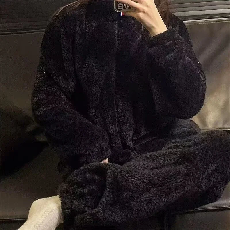 Winter neue Korallen vlies warme Mann Pyjamas Rundhals Strickjacke 2 Stück Outfit Set Mans Mode einfarbige Pyjama-Sets für den Menschen