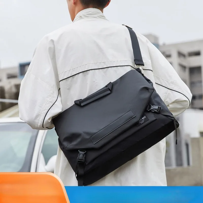Simple Business Laptop Backpack with Waterproof and Large Capacity for Students and Notebooks