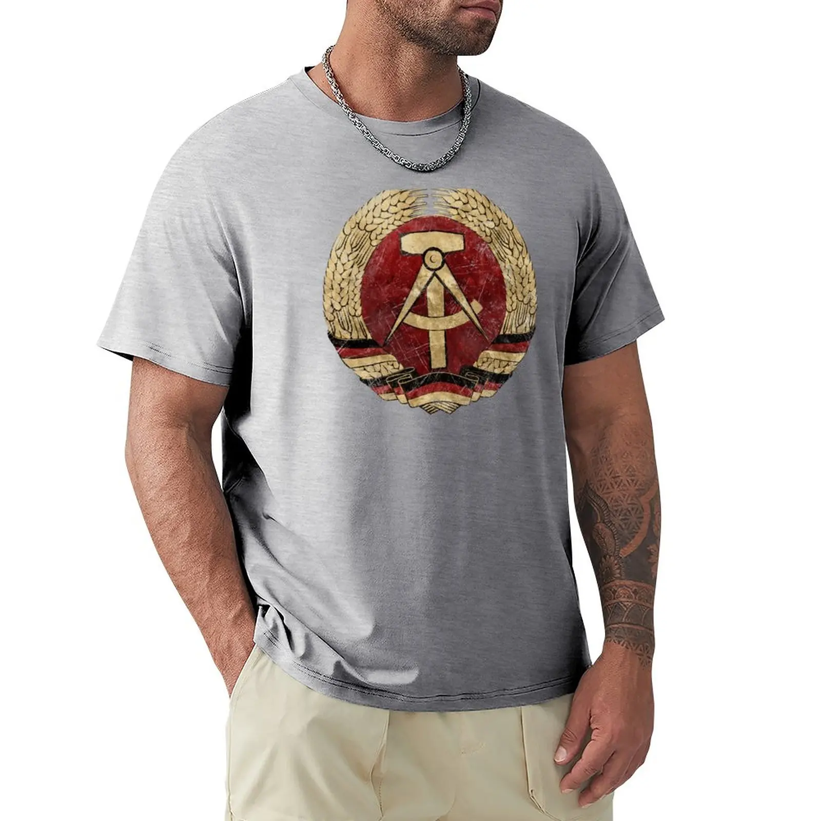 

DDR Vintage Shield V01 T-Shirt T-shirt for a boy summer tops vintage t shirt oversized t shirt men