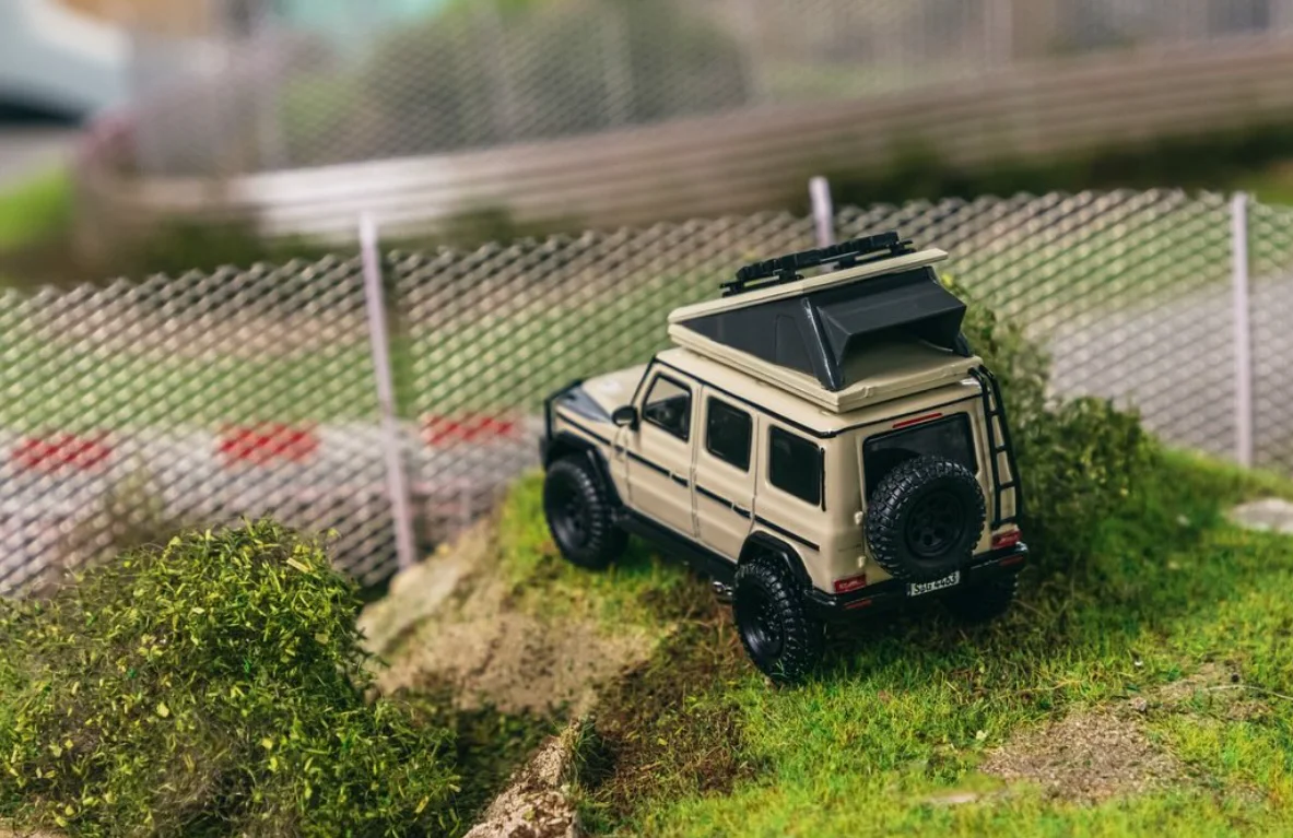 Tarmac Works TW1:64 Mercedes-Benz -AMG G63 Camping Alloy Model