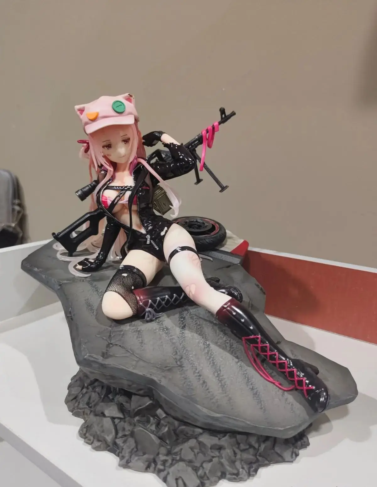 

【Оригинал】SSF EStream Girls Frontline UKM-2000 BREAKNECK WHIRLWIND -DAMAGED VER масштаб 1/7, красивая модель игрушки