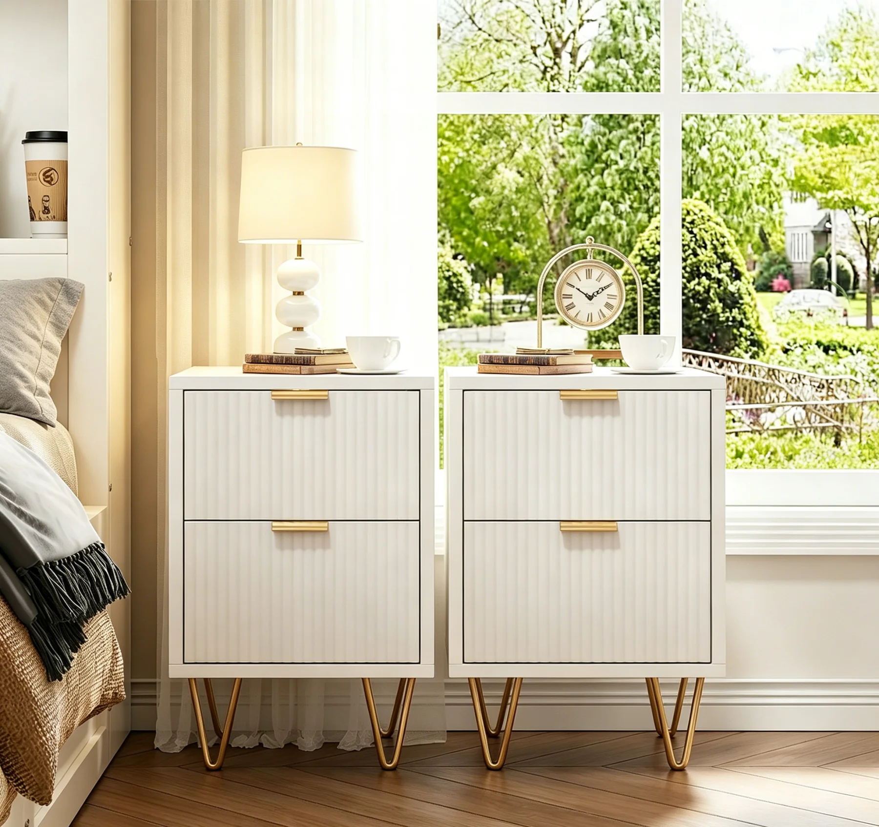Rosahqnda Lot de 2 tables de chevet en bois avec 2 tiroirs, table de chevet style bohème pour chambre à coucher, salon, 40x40x55cm, blanc + pieds dorés