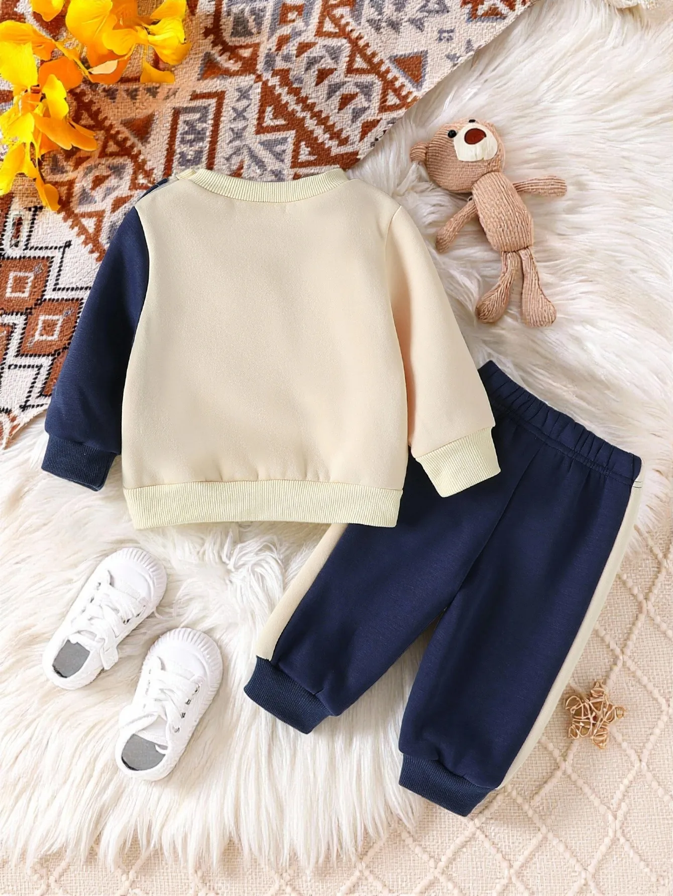 Baby Boys Autumn/ Winter Long Sleeve Sweatshirt & Solid Pants Clothing Cute Round Neck Shirt Two-piece Set Lovely Gifts For 1-3Y