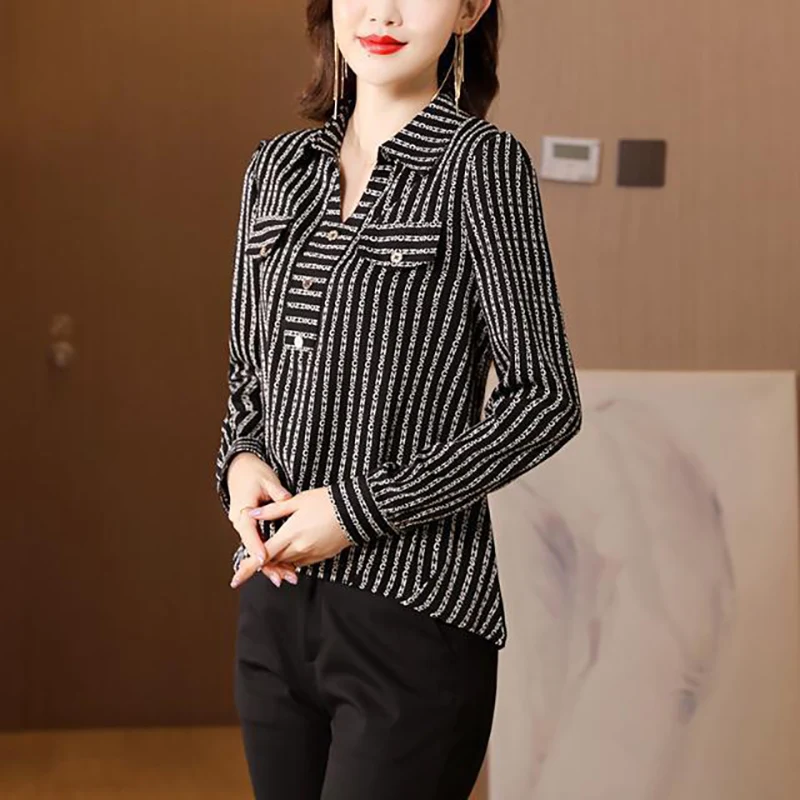 Vintage Printed Letter Folds Asymmetrical Blouses Women's Clothing 2023 Autumn Winter Loose All-match Tops Office Lady Shirts