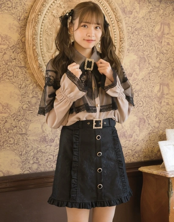 Bla Long Sve Cappotto in pizzo irt Colore dimagrante Fastn Colletto in fibra di poliestere Dettaglio bottoni Lunghezza regolare Colore puro