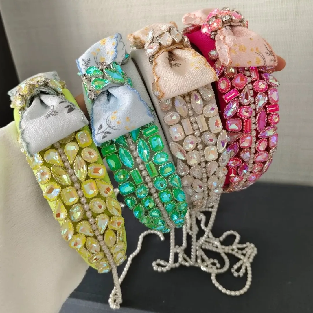 

Роскошные повязки на голову в стиле барокко с блестящими мягкими стразами, женские повязки для волос с кристаллами, широкие головные уборы, топ, аксессуары для волос с бантом