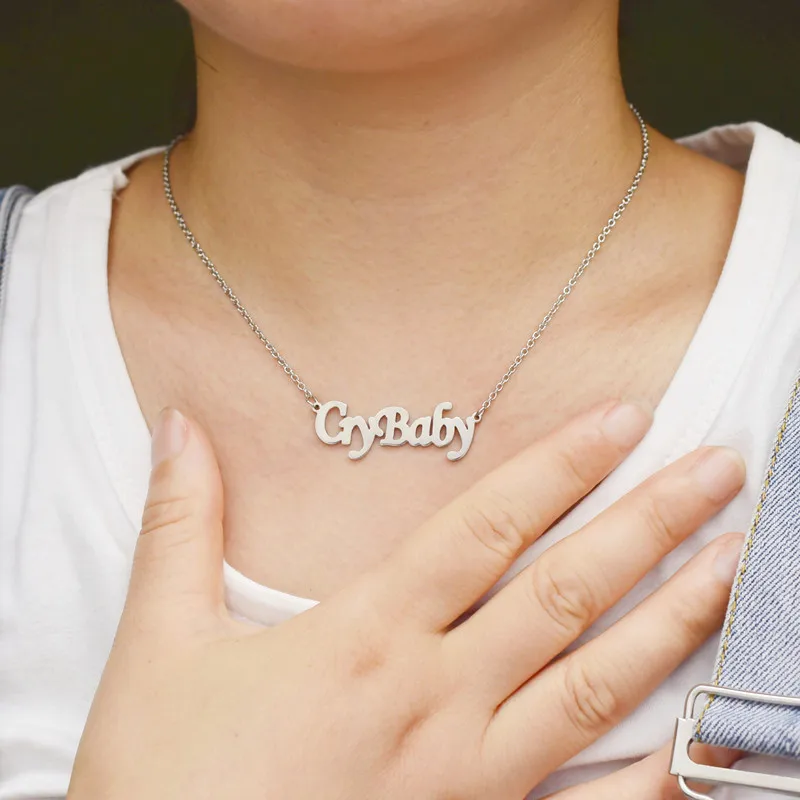 Collar Cry Baby Melanie Martinez, colgante Simple de acero inoxidable a la moda, joyería para seguidores de canciones, regalo de cumpleaños 2024