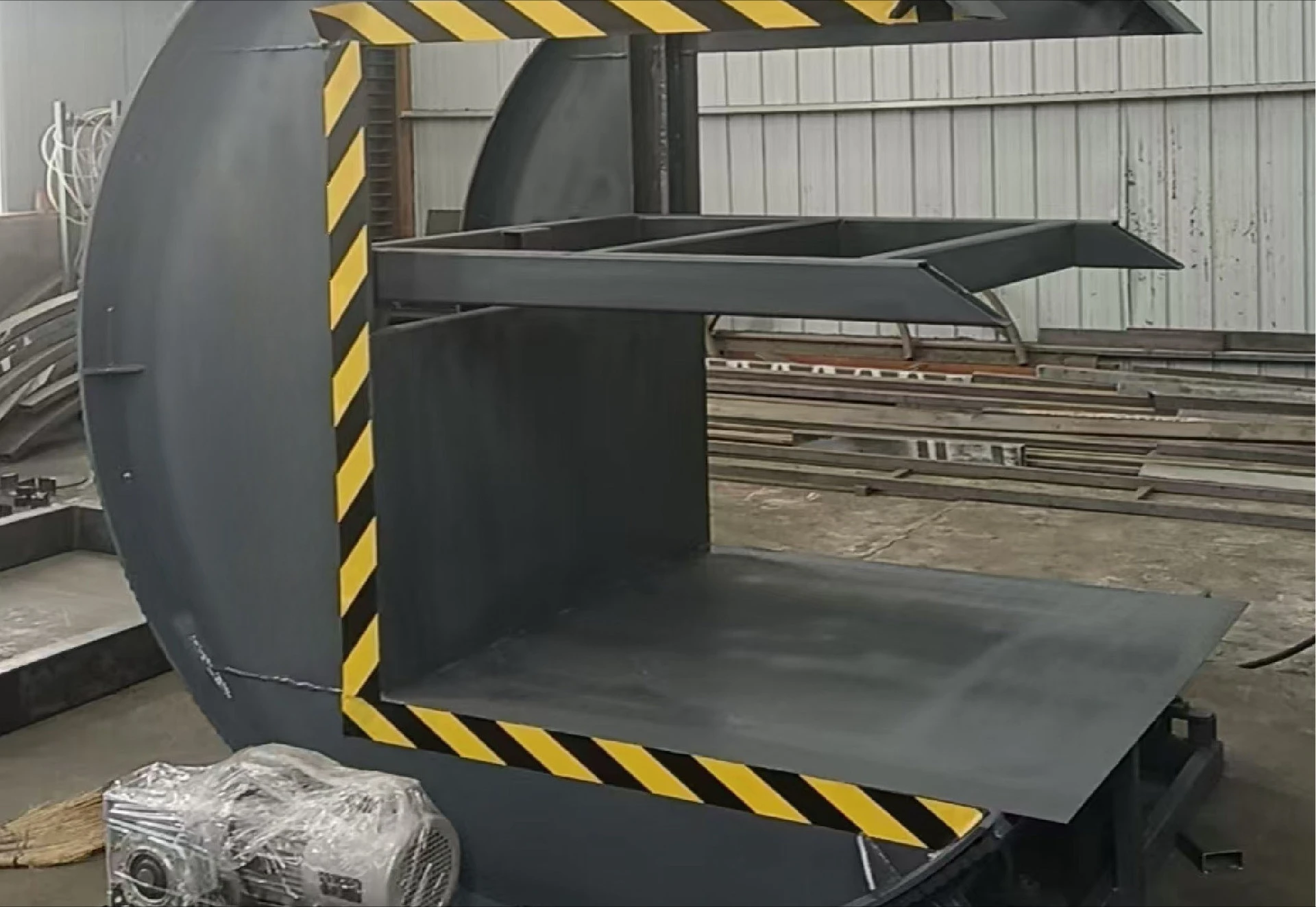 Hydraulic Plate Flipper 180 Degree Automatic Sheet Metal Panel Turning Machine for Steel Plate Mold Industrial Heavy Duty Use - view 3