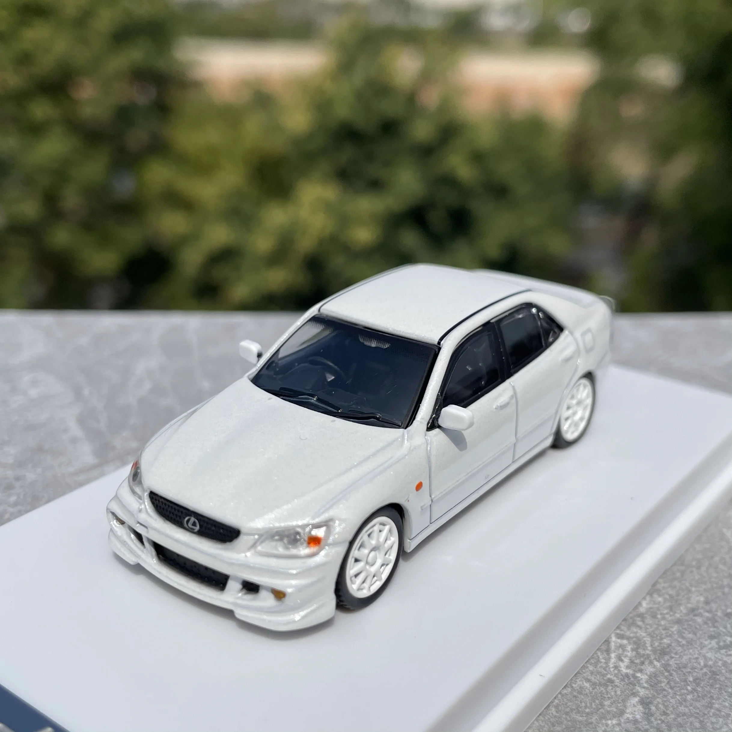 Pressofuso in scala 1:64 JDM Lexus IS Terra Shark Modello di auto in lega Giocattolo da collezione Regalo Souvenir Display Ornamento
