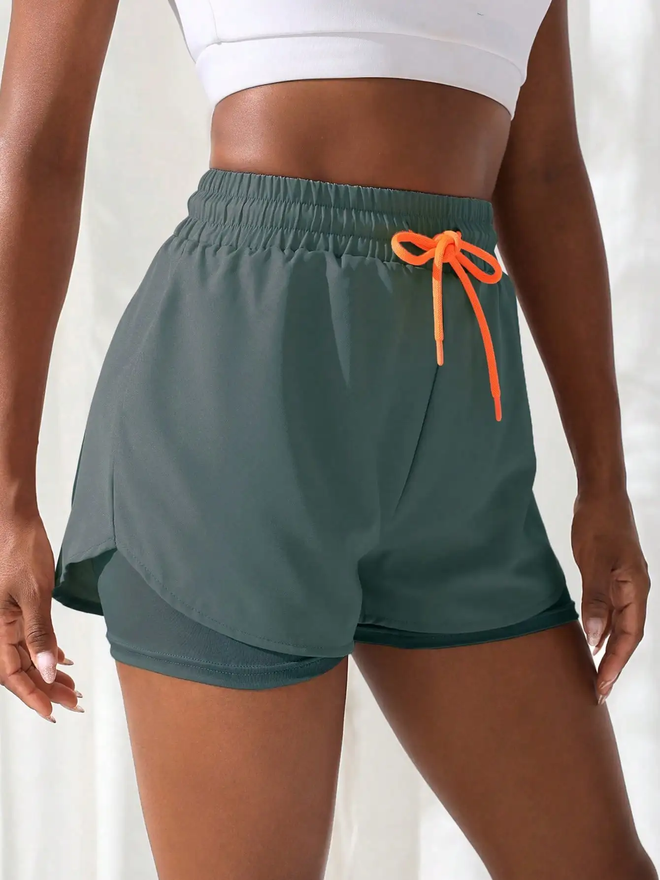 Damen-Laufshorts, doppellagig, schnelltrocknend, leicht, mit Kompressionsfutter, ideal für das Fitnessstudio. – Detail 7