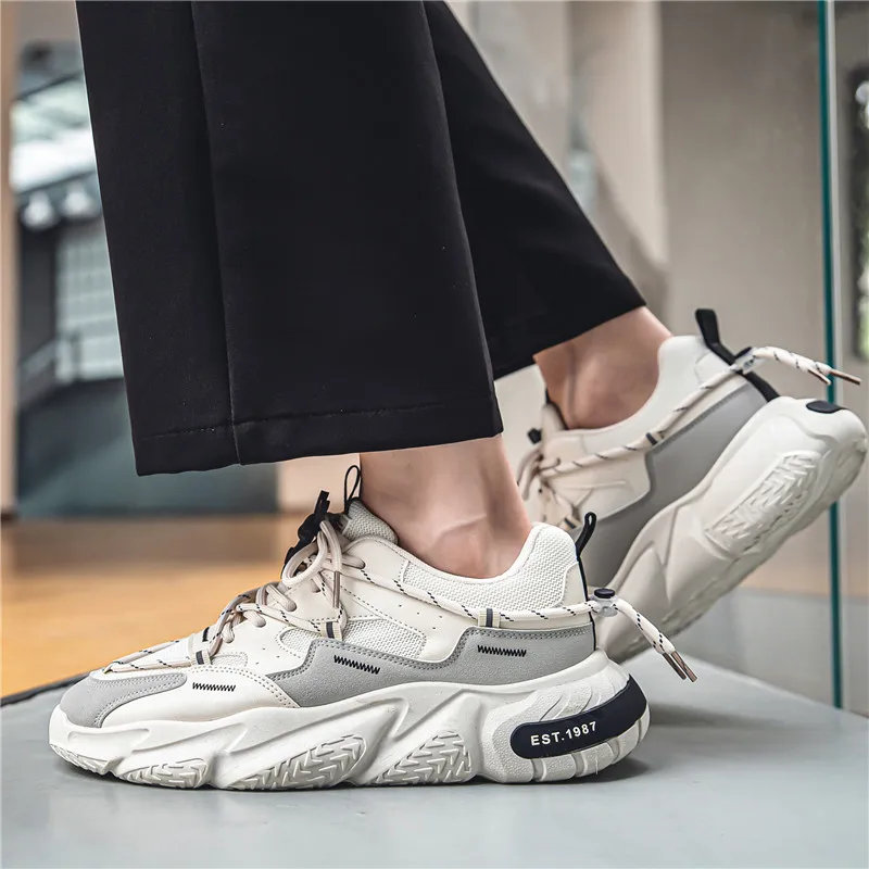 New Fashionable Men's Shoes Soft Sole Lightweight Lace Up Casual Shoes Comfortable Thick Sole Non-slip Running Sneakers