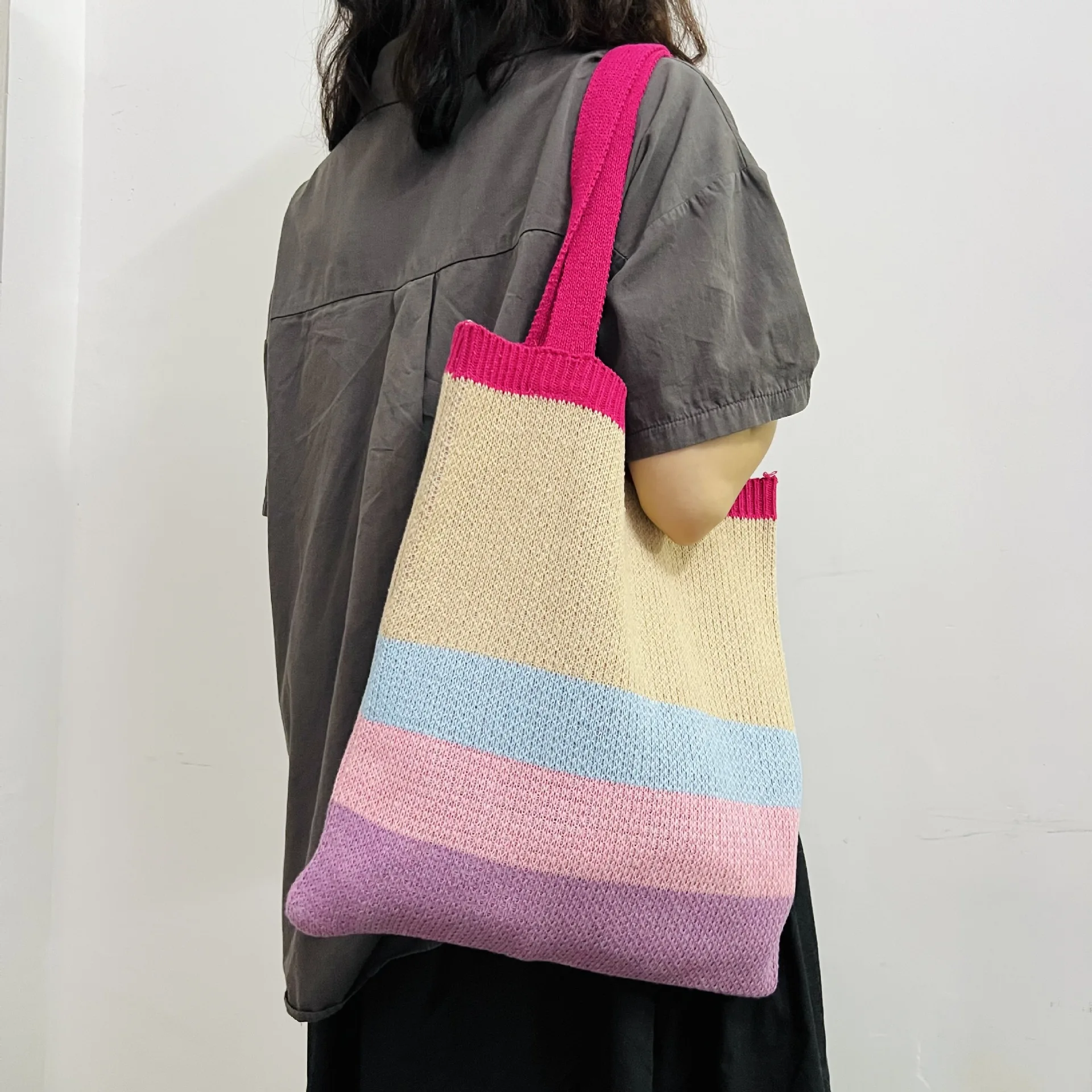 New knitted shoulder striped bag