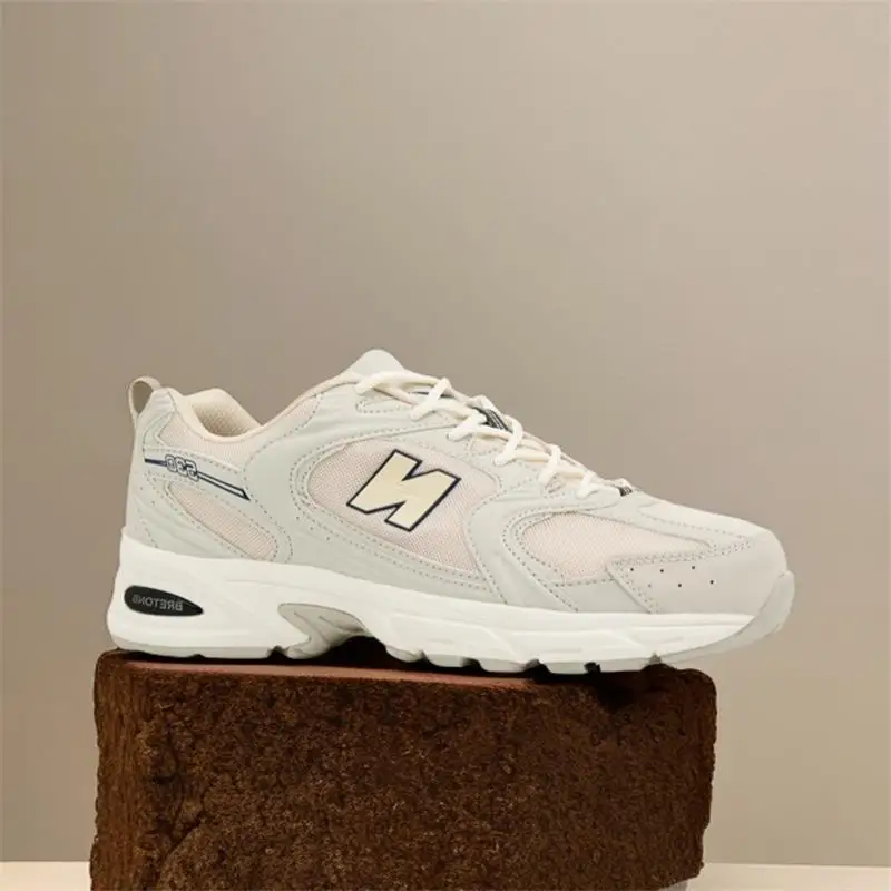 

Autumn style Women Mesh Flat Shoes Autumn New Fashion Tennis Thick Soled Lace Up Casual Breathable White and Black Sneakers 530