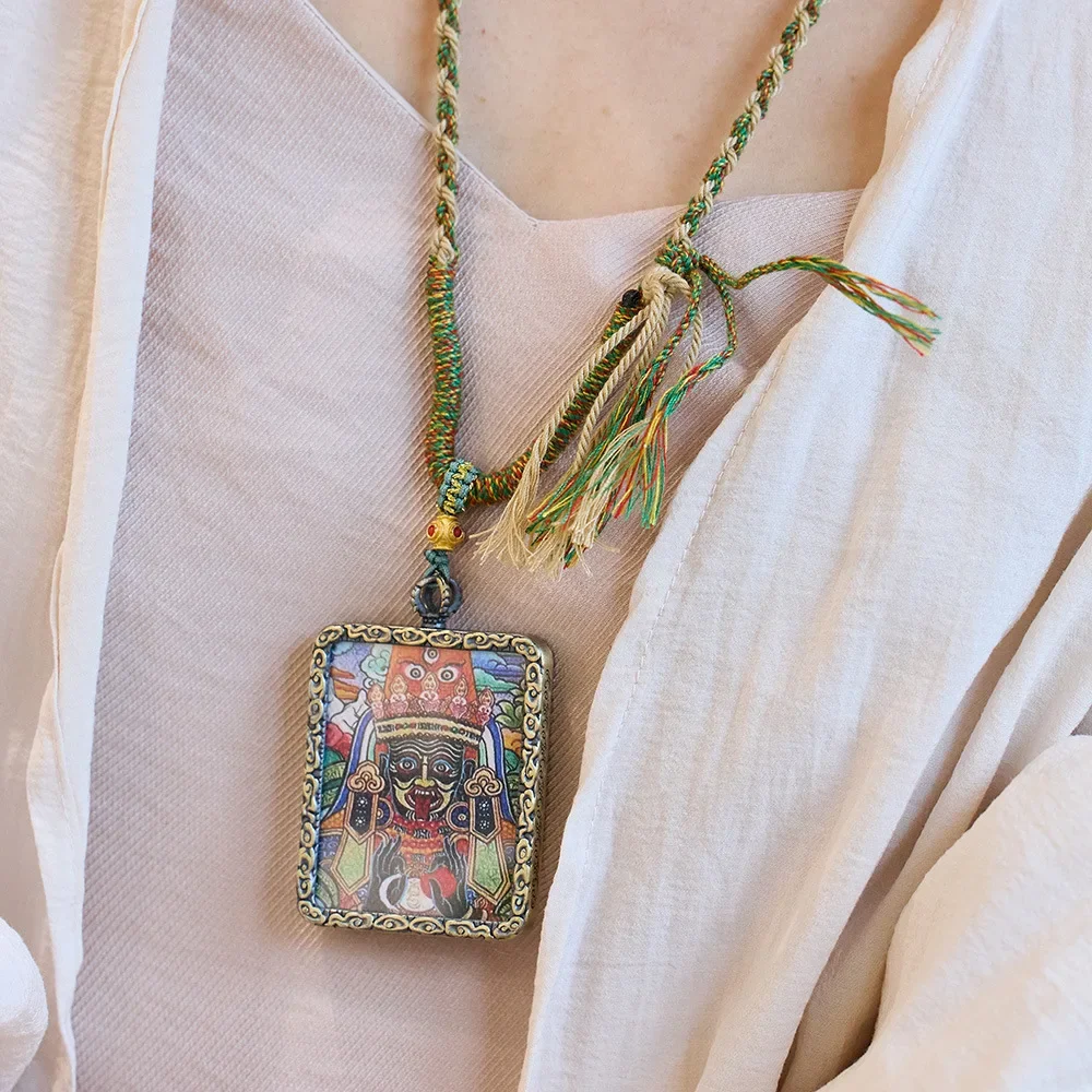 Tangka Gawu Box Pendant/Tibetan Style Zakiram Hand-painted Pendant Necklace Hanging Ornaments Healing /Male and Female Amulet