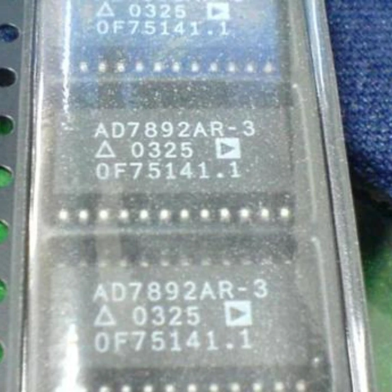 2PCS/LOT AD7892ARZ-3 AD7892AR-3 12-Bit 600 kSPS ADC  SOP24 AD7892ARZ