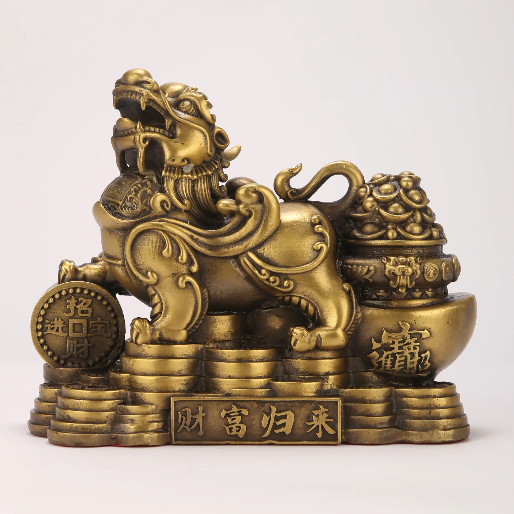 Copper Pixiu ornaments and brass attract wealth Pixiu