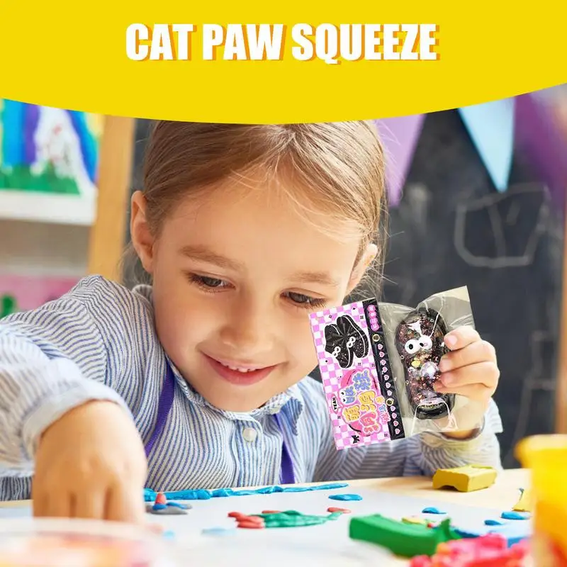 Cartone animato Grandi Occhi Scarpe Spremere Giocattolo Peluche Carino Rimbalzo Lento Alleviare Lo Stress Giocattoli Agitarsi Per Bambini Adulti