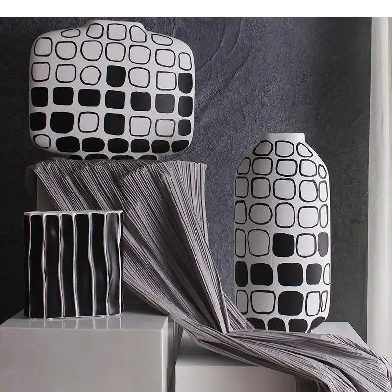 

# Для вазы и Céramique à Rayures Blanches^