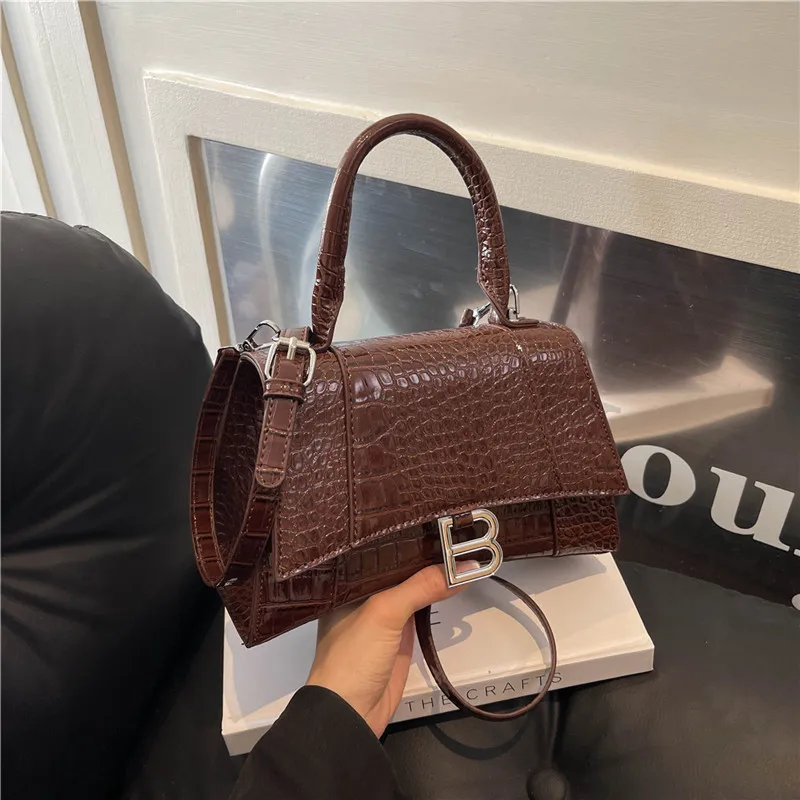 

2025 Niche Top Handle Bag, Luxe Shoulder Purse for Women, Minimalist Crossbody Bag, Textured Day-to-Night Tote, Fashionable