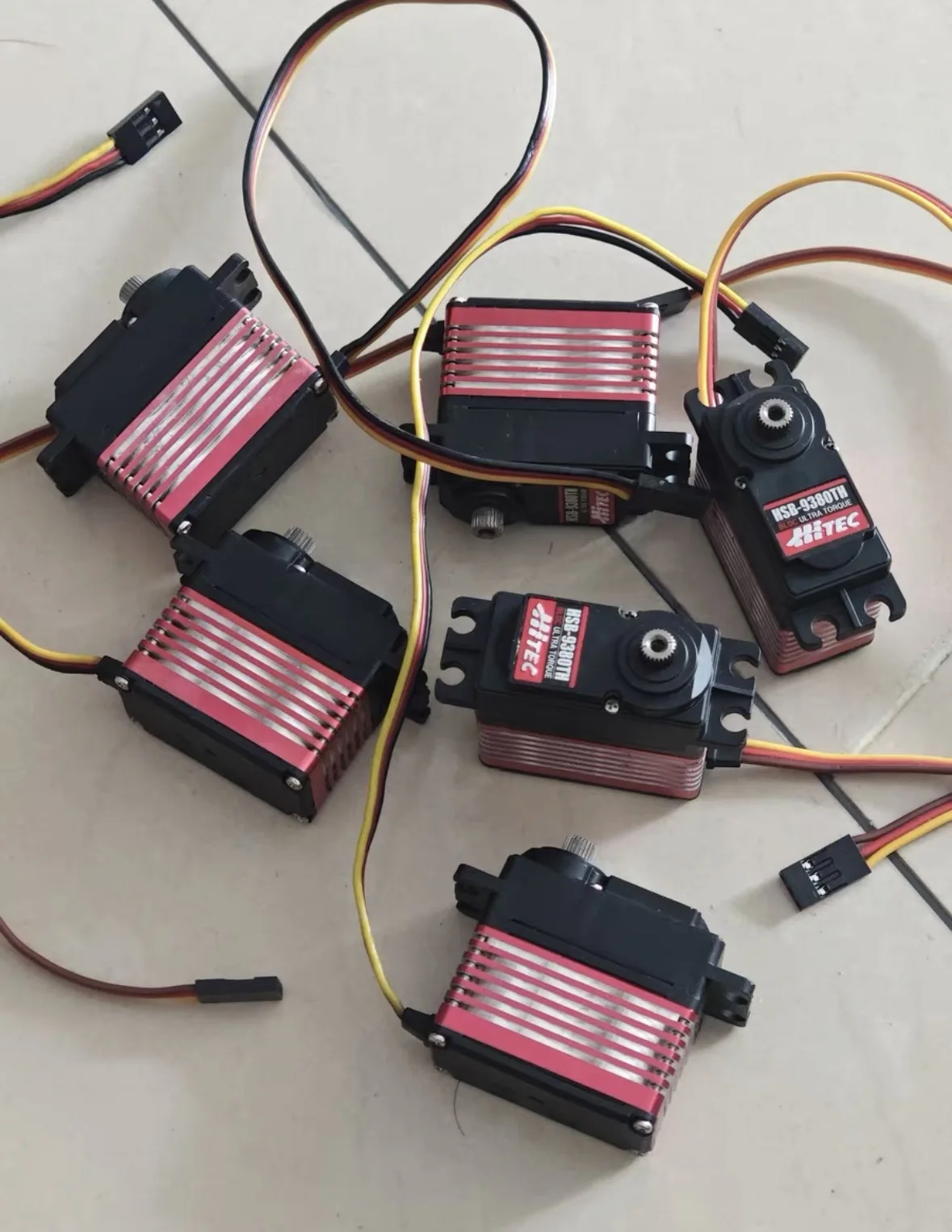Pre-Owned Used Hitec HSB-9380TH Ultra Torque Brushless Titanium Gear Servo (High Voltage) Without arm 34KG Torque 9380