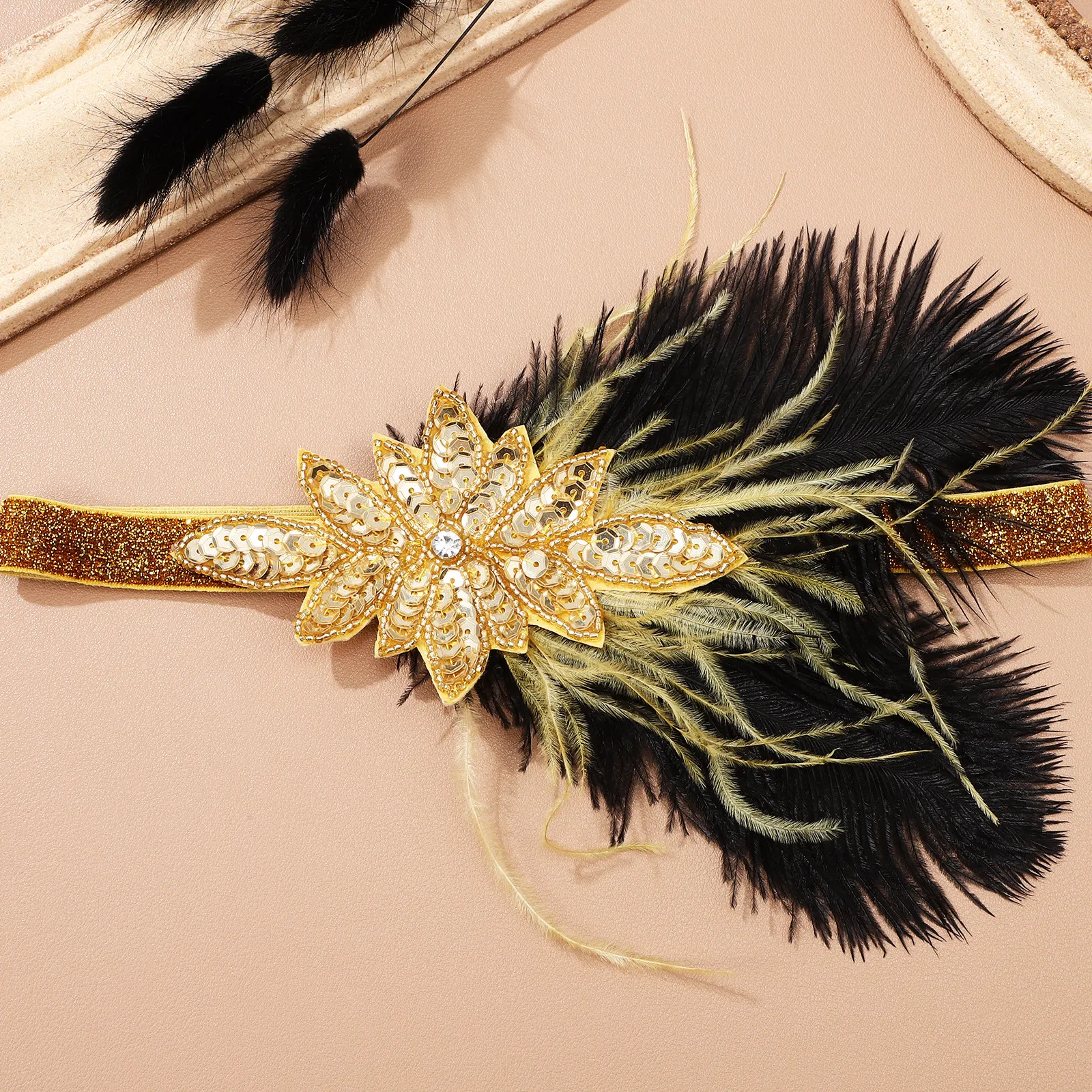 

Vintage Sequin Headband Featuring Plume and Rhinestones Flapper Hair Accessory for Women Wedding Party Cosplay Costume Glitter