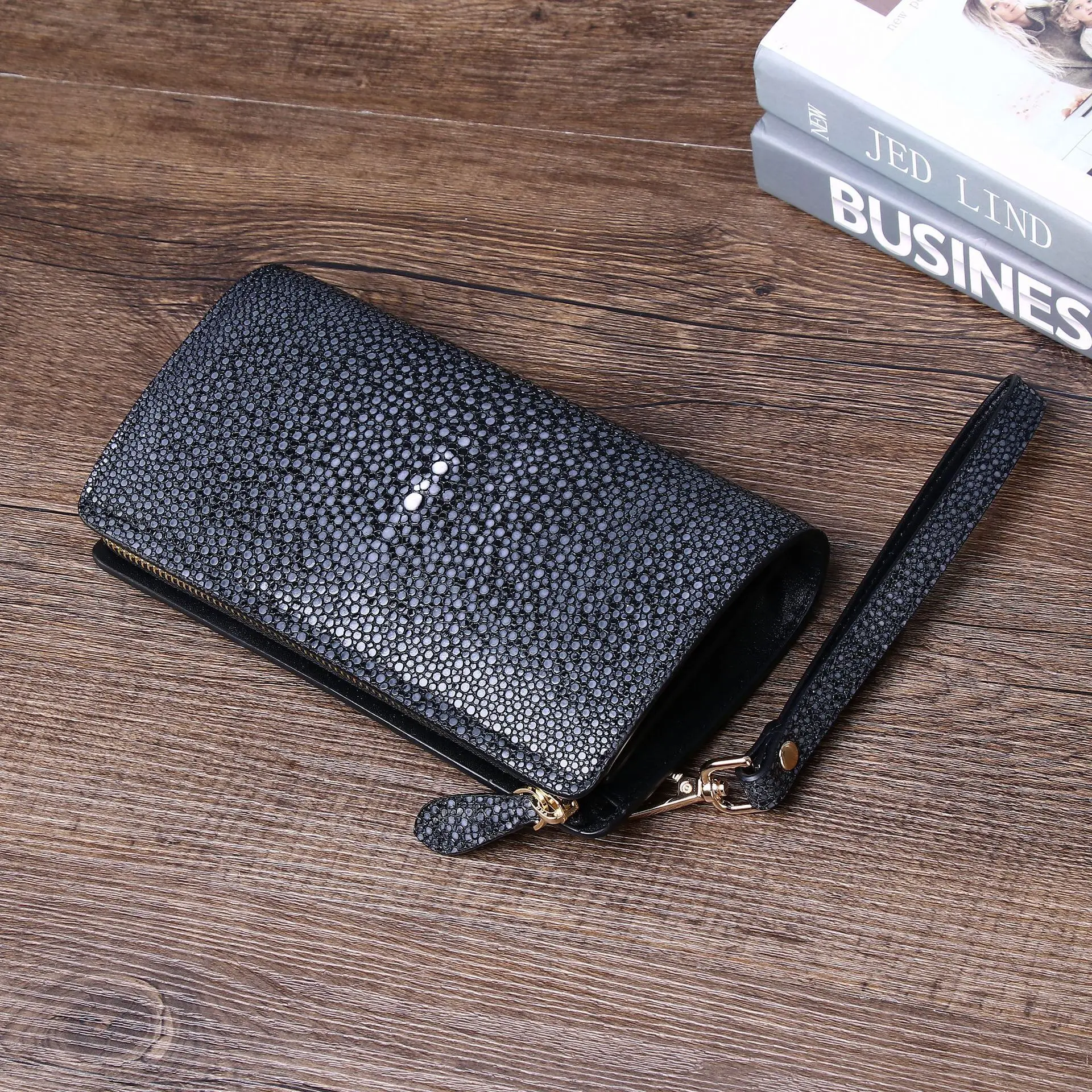 New Smooth Pearl Fish Pattern Handheld Bag Made Of Genuine Leather Men Women Wallet Female Handbag Multi  Functional Phone Purse