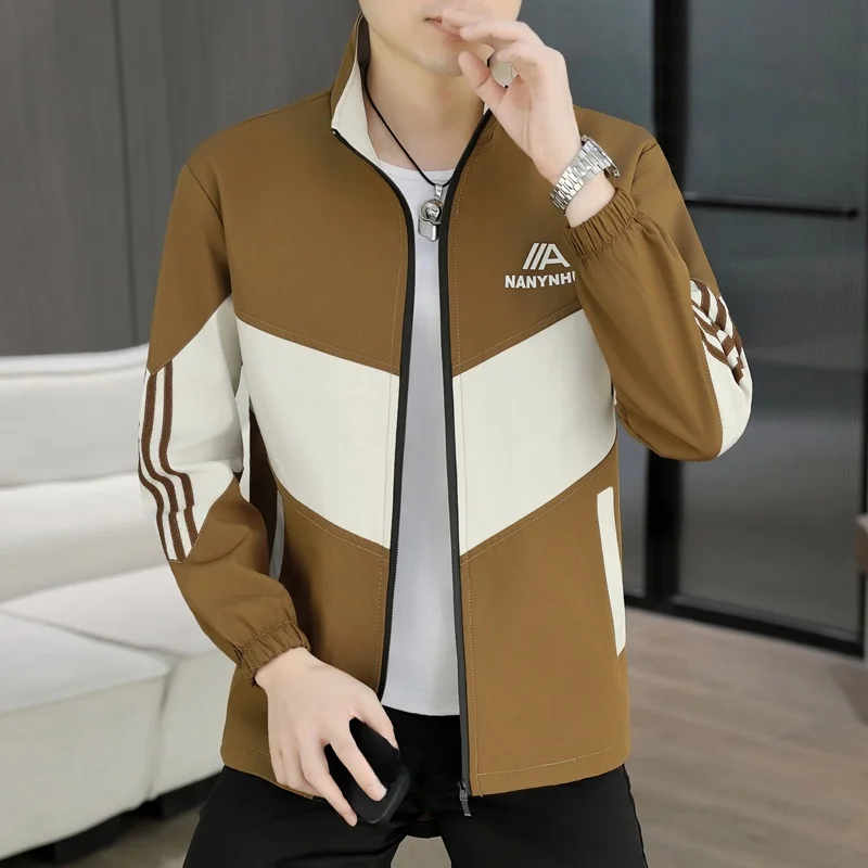 

Повседневная свободная куртка с воротником-стойкой для молодых мужчин, дизайн с цветовыми блоками, весна-осень, новинка, американский модный бренд, полиэстер...
