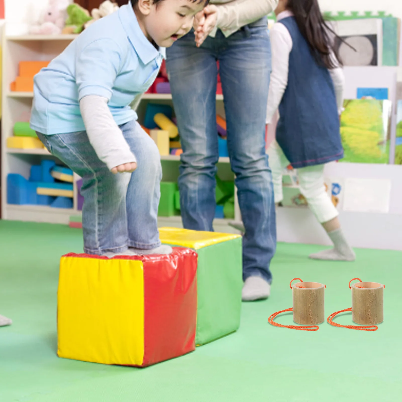 2 stuks milieuvriendelijke bamboe stelten voor kinderen wandeltrainingshulpmiddel verbetert de lichaamscoördinatie, ideaal voor gezinsverlijmingsactiviteiten