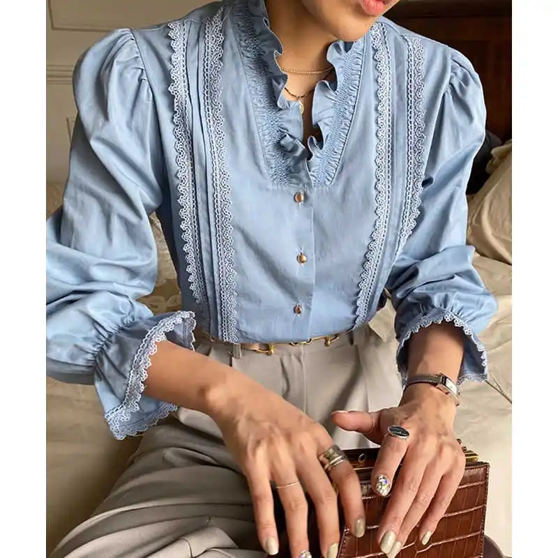 Clothland Donna Primavera Ruffle Camicetta di pizzo Manica svasata Scollo a V Monopetto Donna Casual Abbigliamento da ufficio Camicia Top Mujer LB208