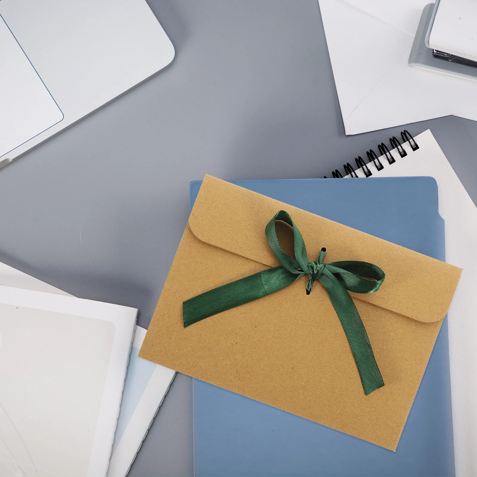 

50Pcs Kraft Paper Envelopes Vintage Style Tie Closure Envelopes for Invitations Greeting Cards Holders Wedding Party Supplies