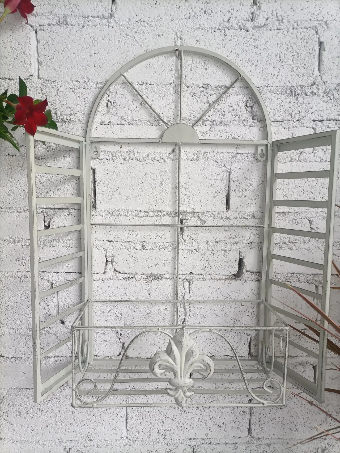 Vintage White Iron Fake Window Frame Plant Pot Holder, Wall Mounted Pot Stand for Villa Garden Wall Decoration