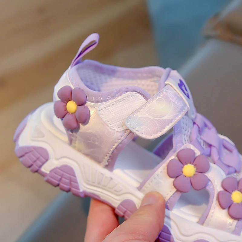 Sommerliche Sandalen für Kleinkinder mit geschlossener Zehenpartie, Blumenmuster, rutschfester, dicker Sohle für Strand, Outdoor und Alltag – Detail 7