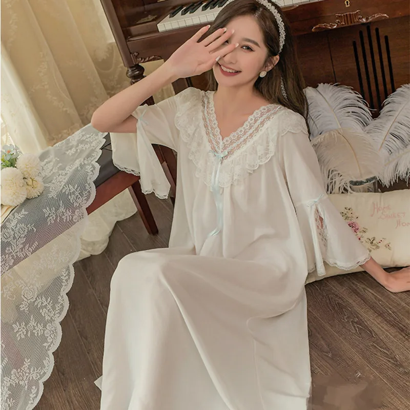 

Sexy V-Neck Lace Princess Nightgown Lolita Cotton Sleepwear Court Style Home Dress Sweet Flare Sleeve Sleepshirt Casual Outwear