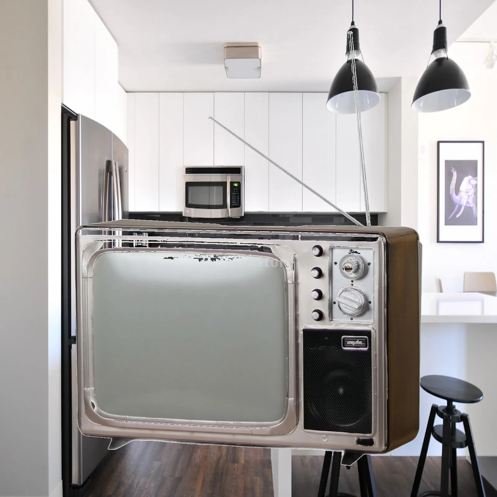 Retro TV Model with Antennas Old Fashioned Vintage Television Ornament Television Ornament Collectible Sculpture Realistic