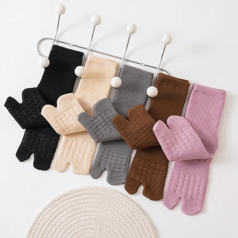5 Pairs Winter Two Toes Tabi Socks Cotton Thick Terry Warm 2 Fingers Sock Women Mid-tube Solid Harajuku Split Toe Floor Socks