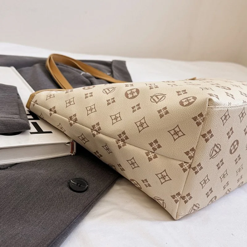 

Ladies Crossbody-Bag Crafted From Premium Leather Featuring Casual Vintage And High-End Daily Style​